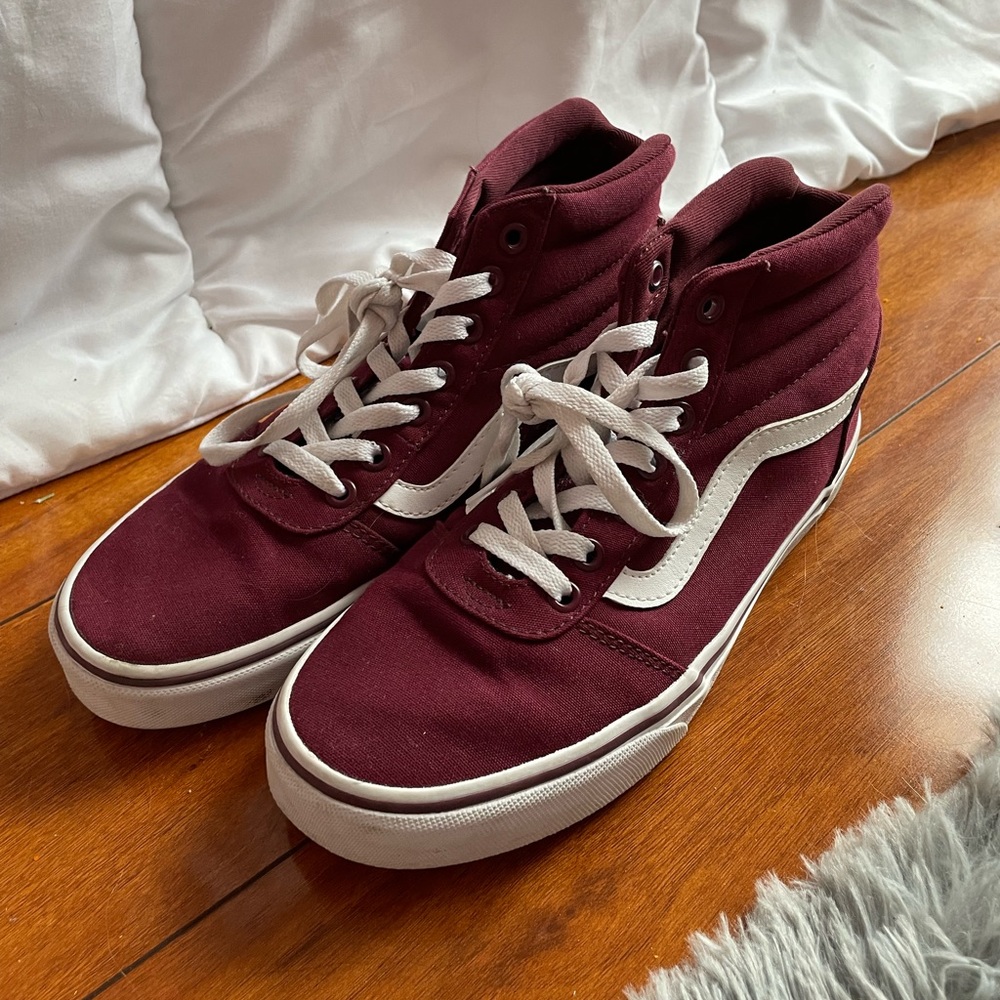 Maroon sk8 hightop vans!